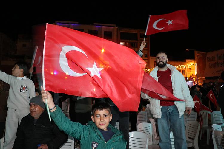 Türkiye'nin Dünya Kupası zaferi coşkuyla kutlandı, işte o özel kareler... 4